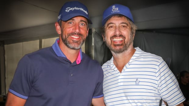 Aaron Rodgers (l) and Ray Romano (r) at the 2023 ACC in Lake Tahoe
